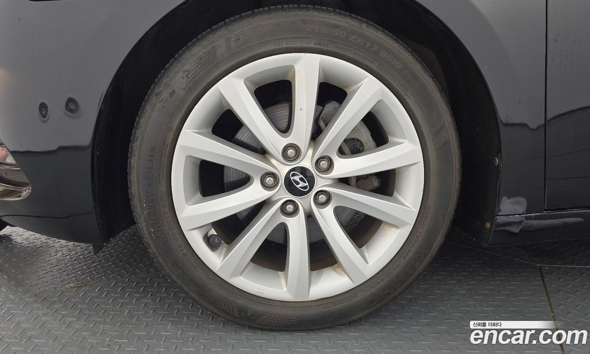 Hyundai i40 Saloon фото 5