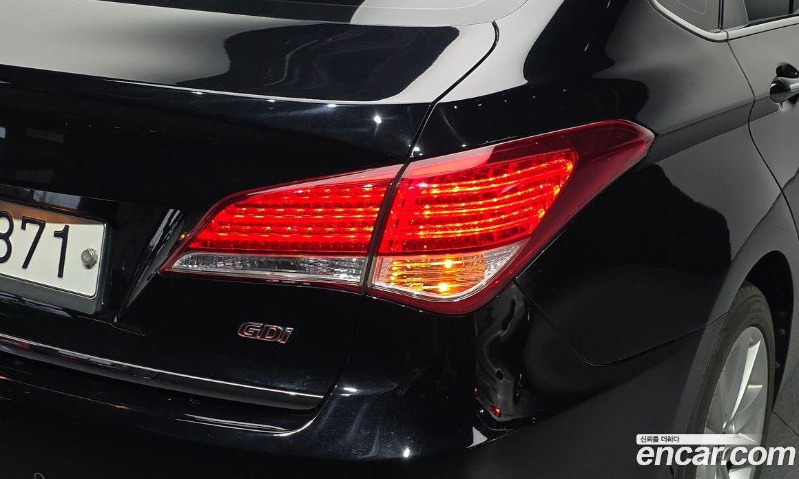 Hyundai i40 Saloon фото 23
