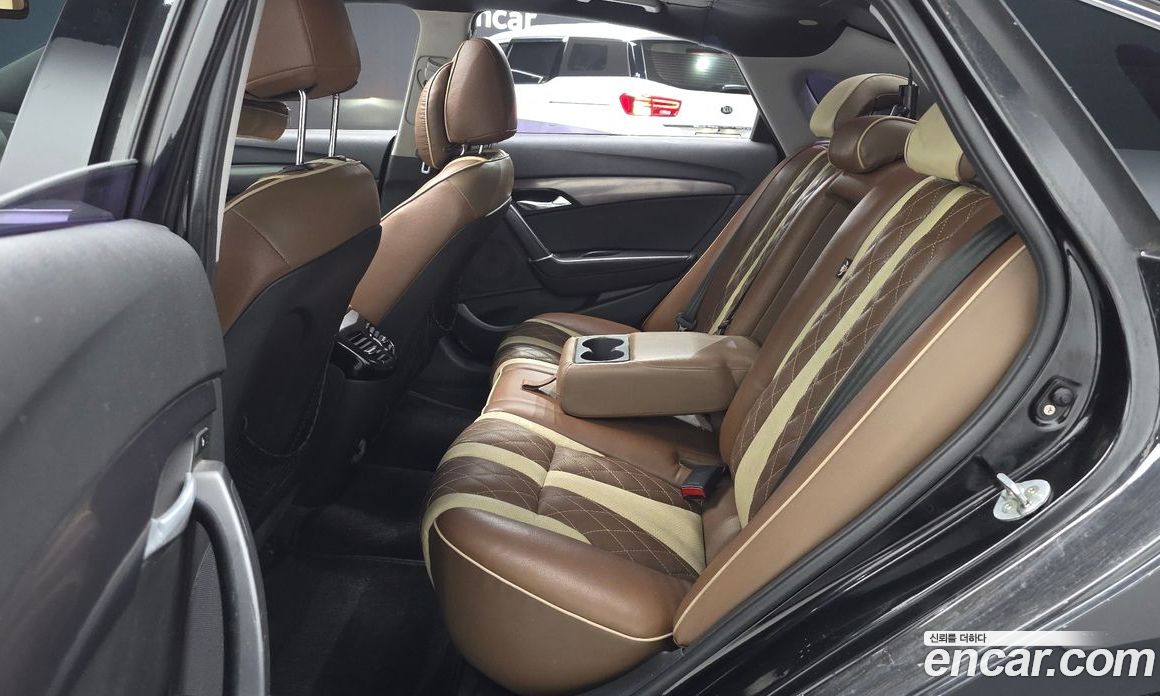 Hyundai i40 Saloon фото 26