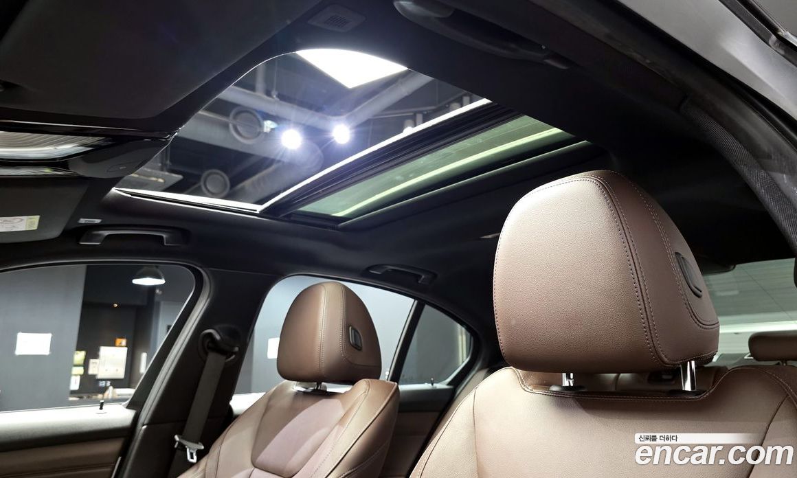 BMW 3-Series (G20) фото 16