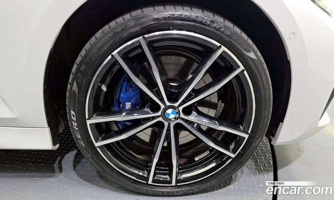 BMW 3-Series (G20) фото 21