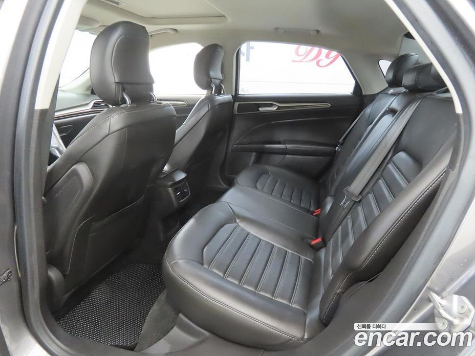 Ford Fusion фото 6