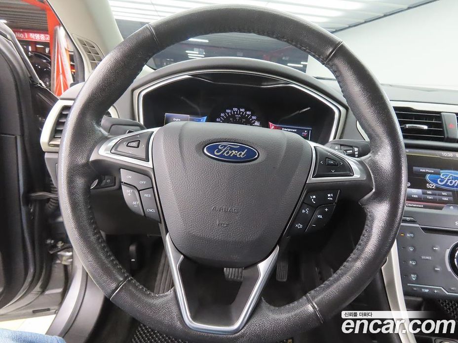 Ford Fusion фото 8