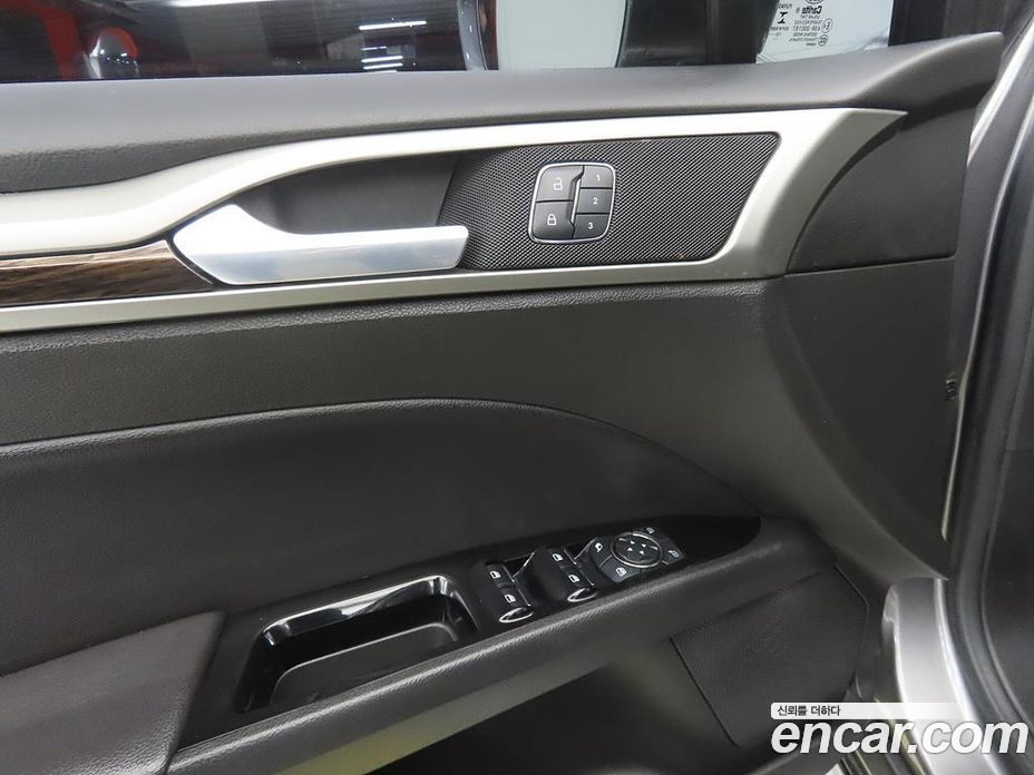 Ford Fusion фото 16