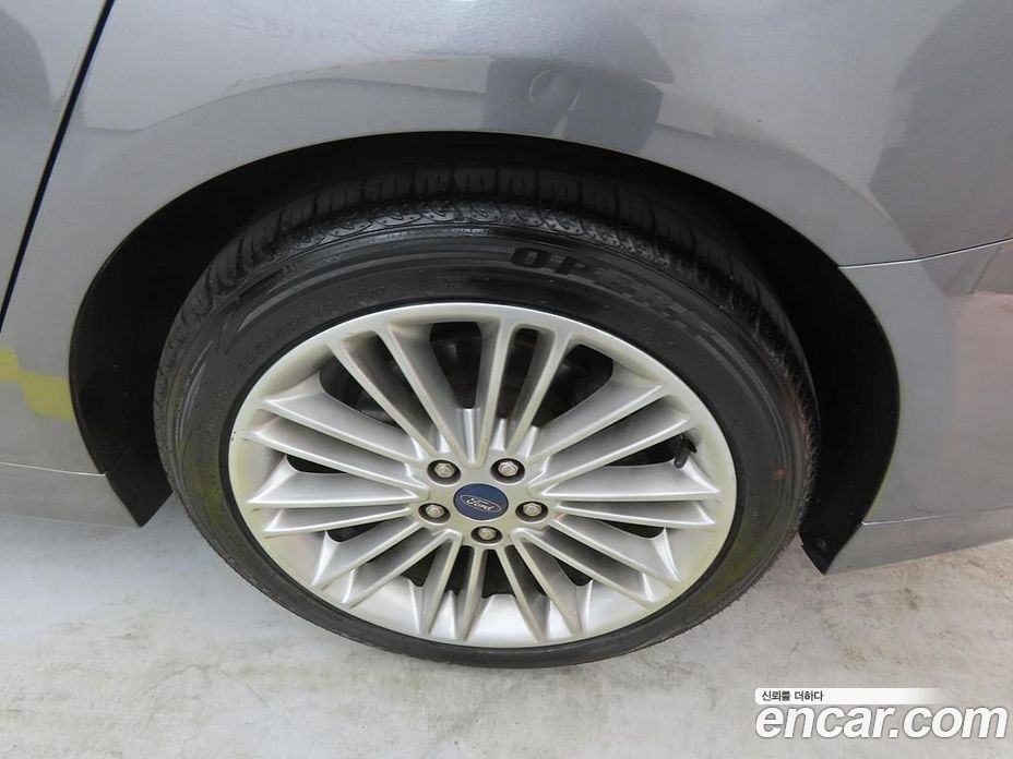 Ford Fusion фото 20