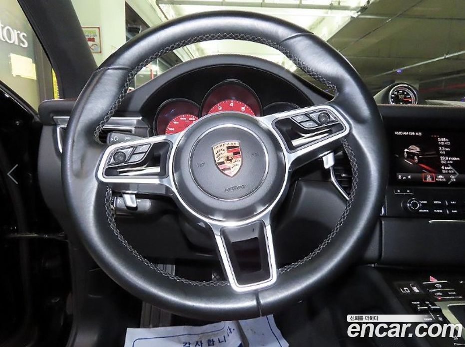 Porsche Macan фото 8