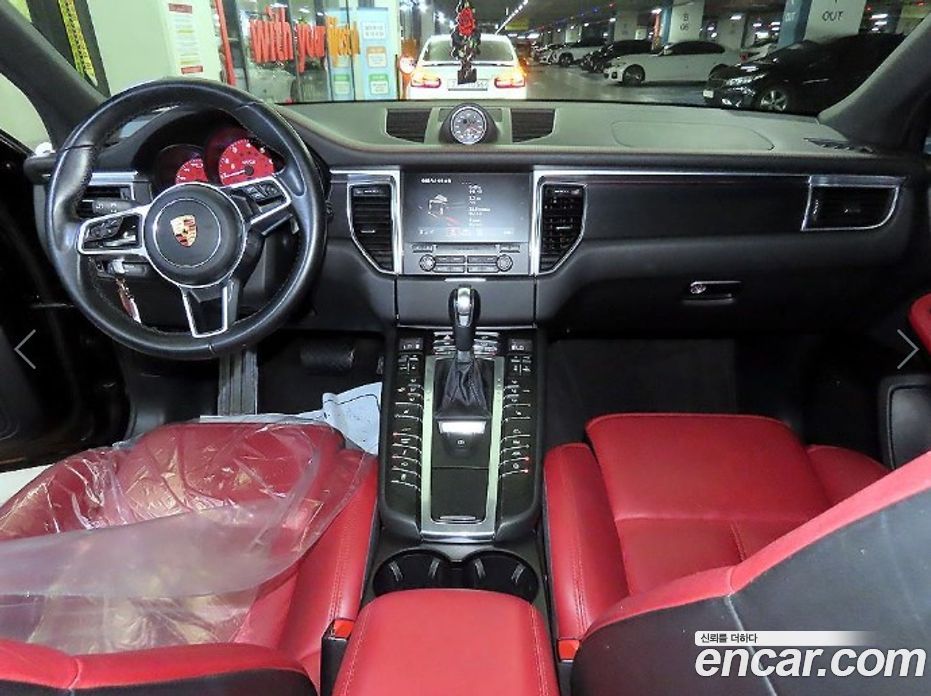 Porsche Macan фото 10