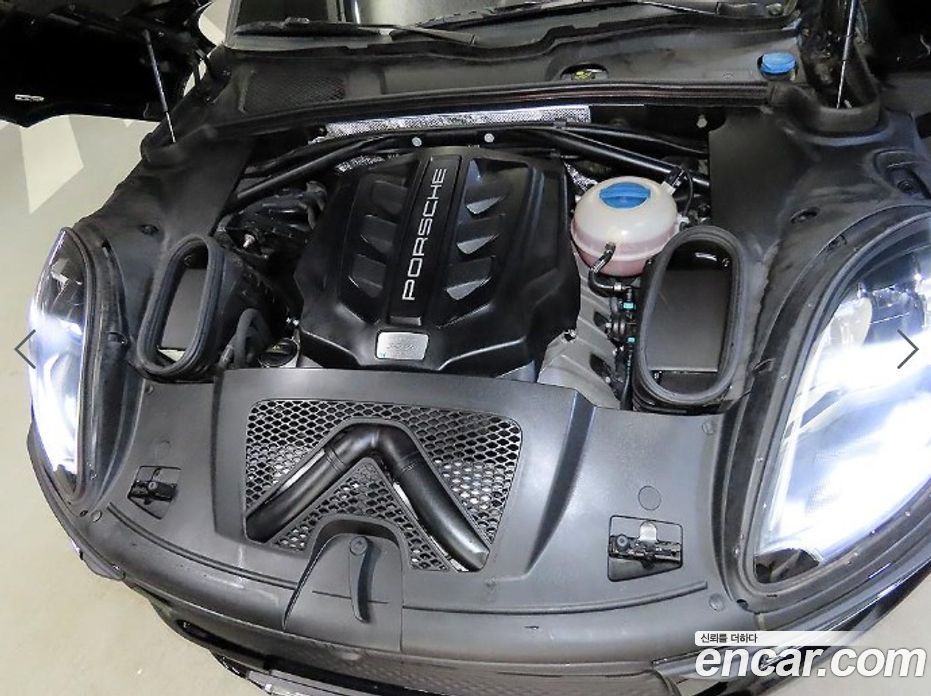Porsche Macan фото 19