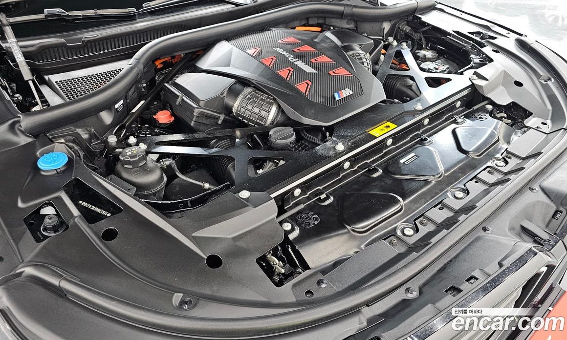 BMW XM (G09) фото 6