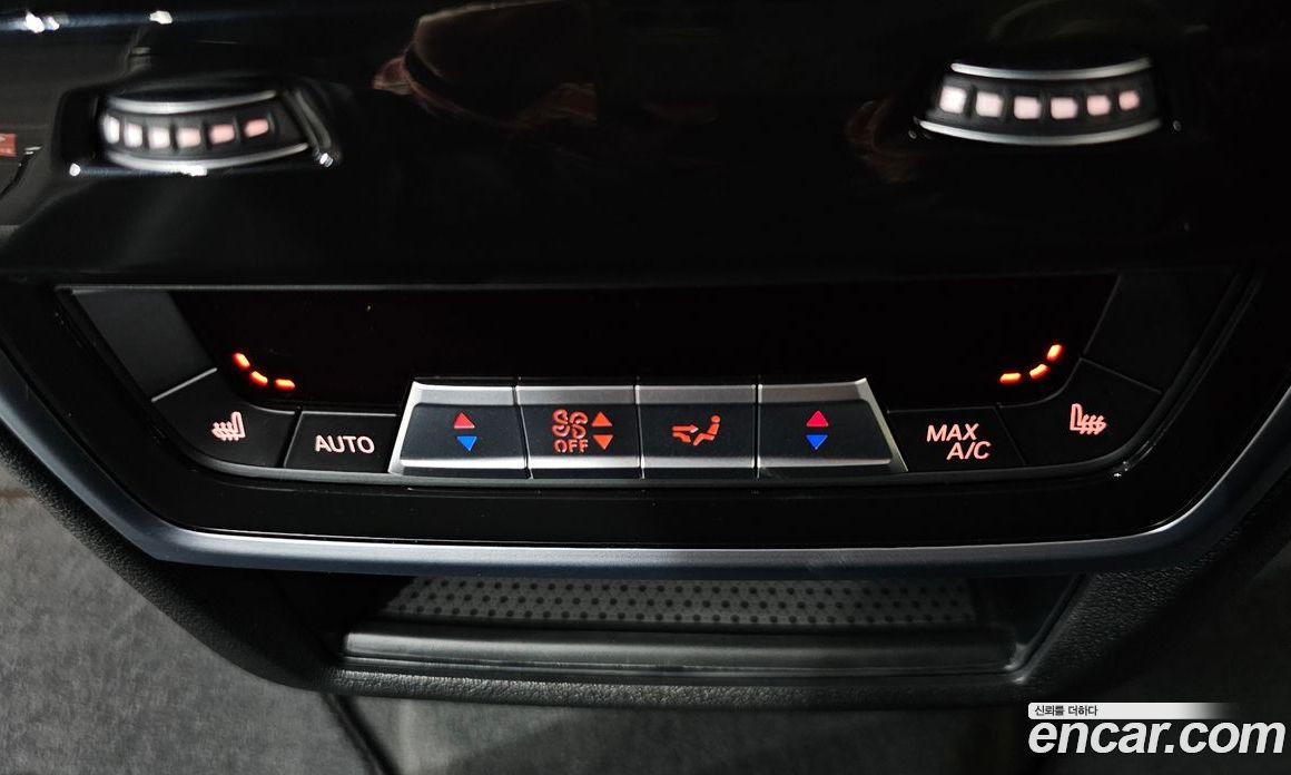BMW XM (G09) фото 15