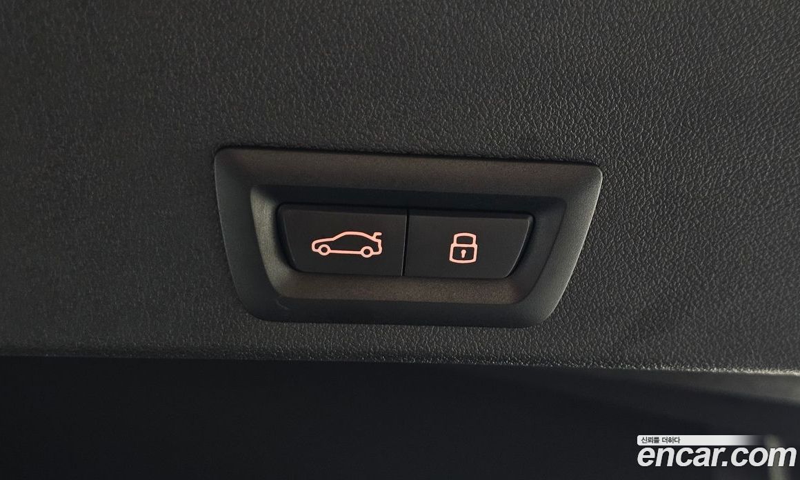 BMW XM (G09) фото 16