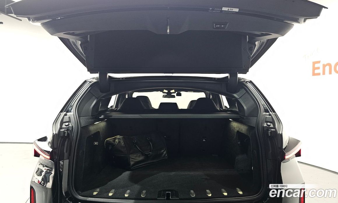 BMW XM (G09) фото 17