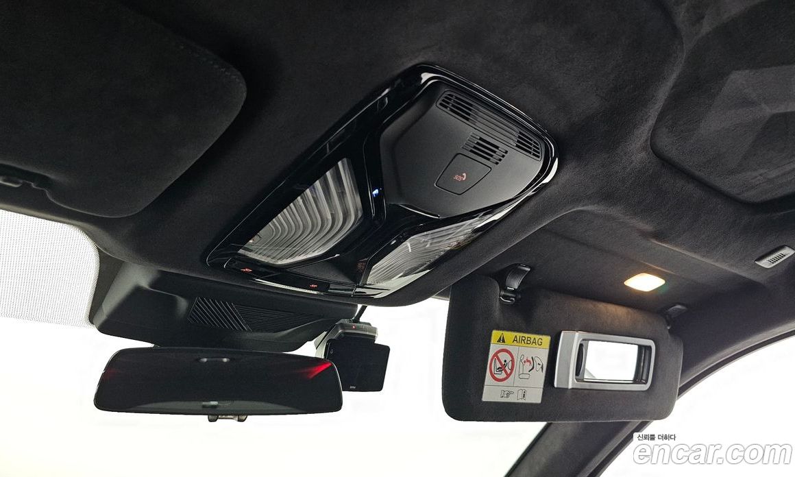 BMW XM (G09) фото 18