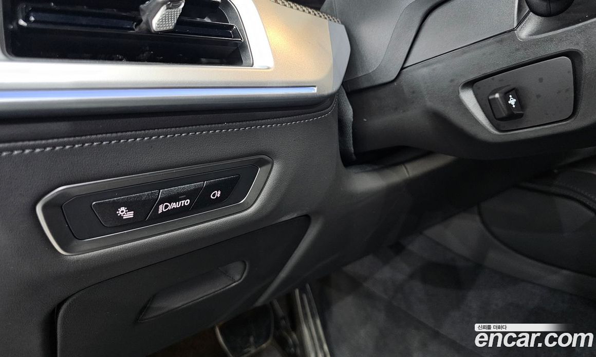 BMW XM (G09) фото 20