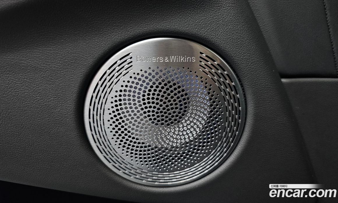 BMW XM (G09) фото 30