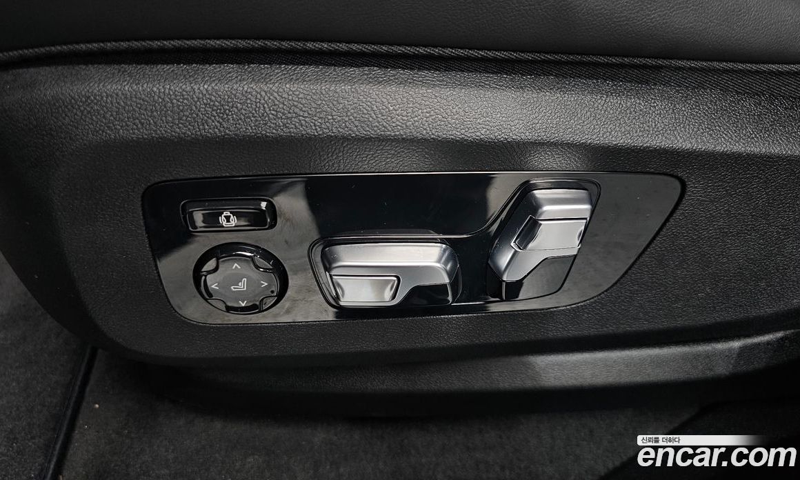BMW XM (G09) фото 31