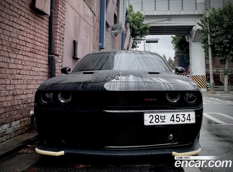 Dodge Challenger фото 2