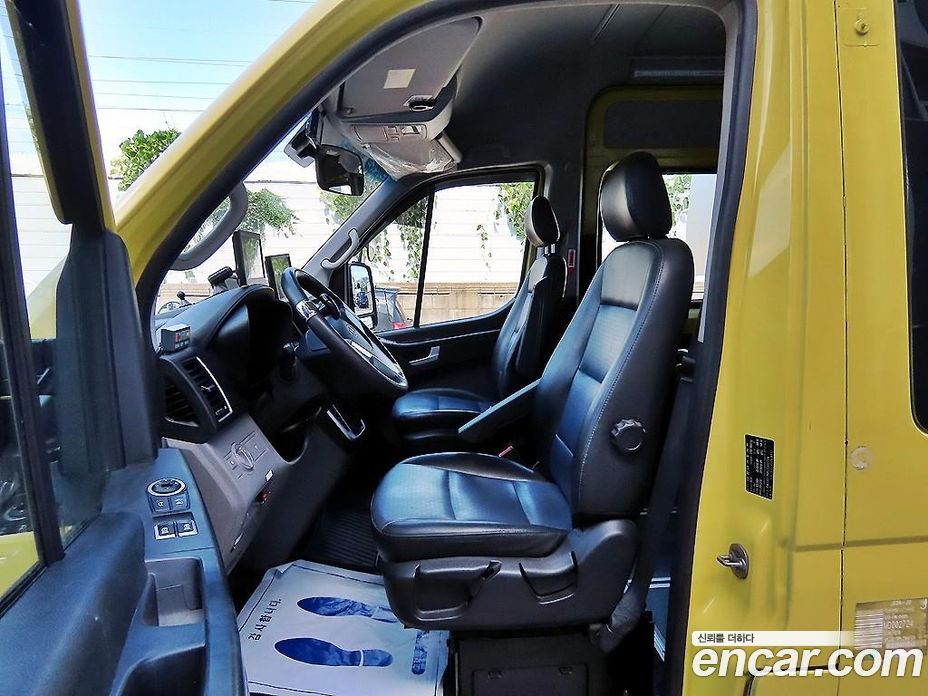Hyundai Solati фото 5