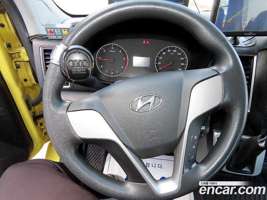 Hyundai Solati фото 10