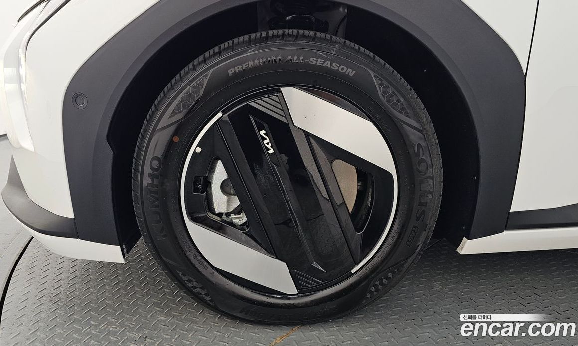 Kia EV4 фото 5