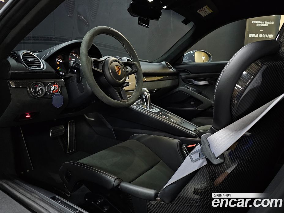 Porsche 718 Cayman фото 9