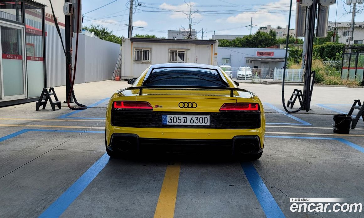 Audi R8 (4S) фото 4