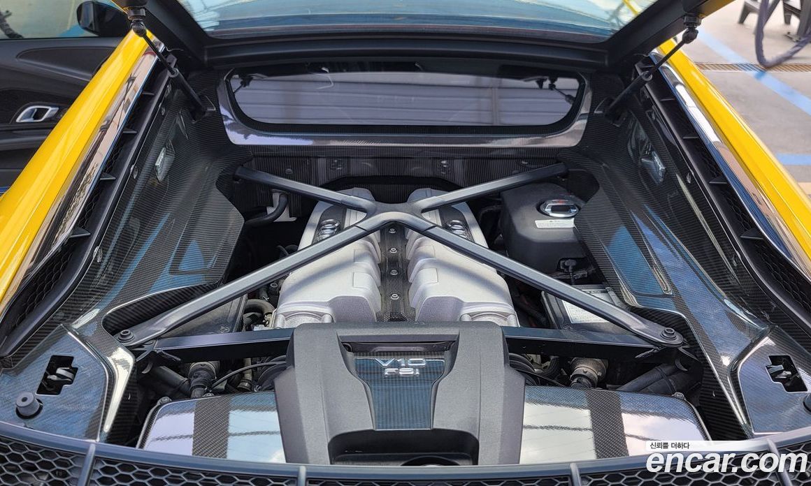 Audi R8 (4S) фото 6