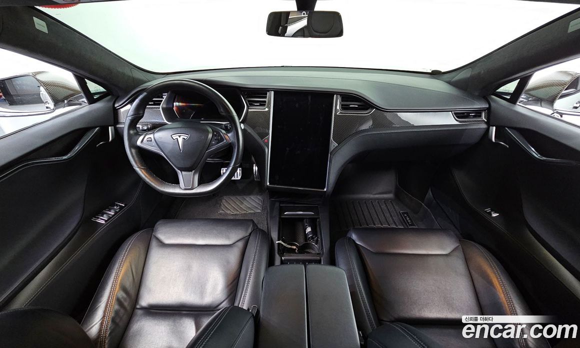 Tesla Model S фото 7