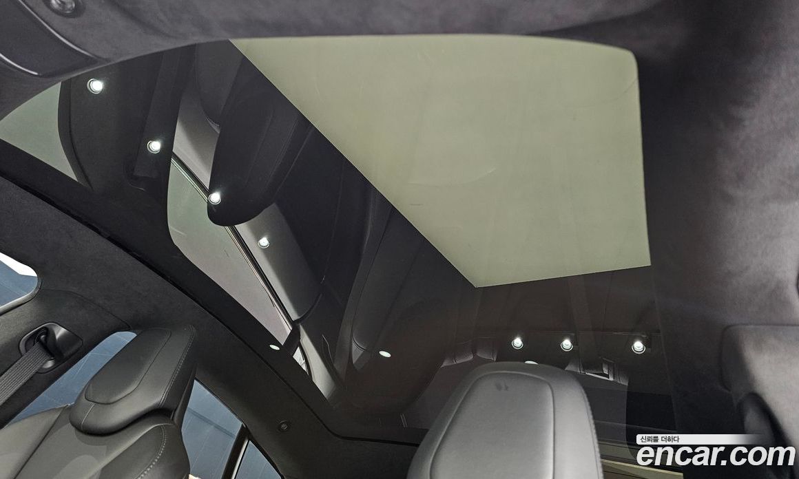 Tesla Model S фото 11