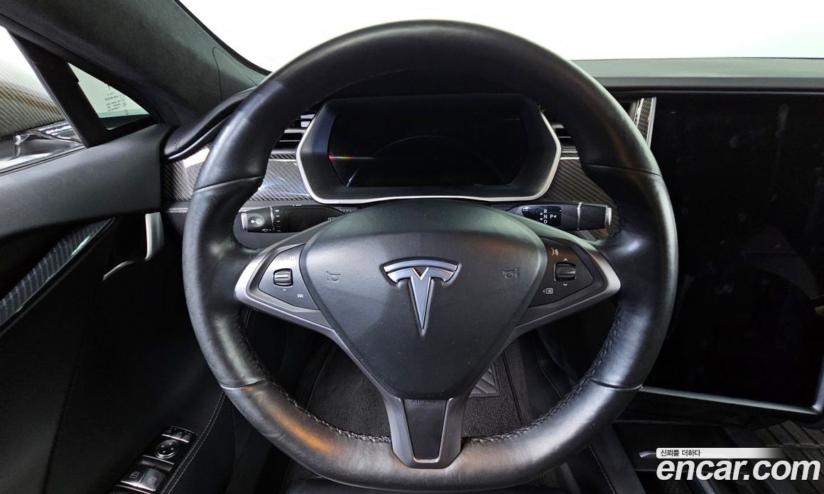 Tesla Model S фото 14