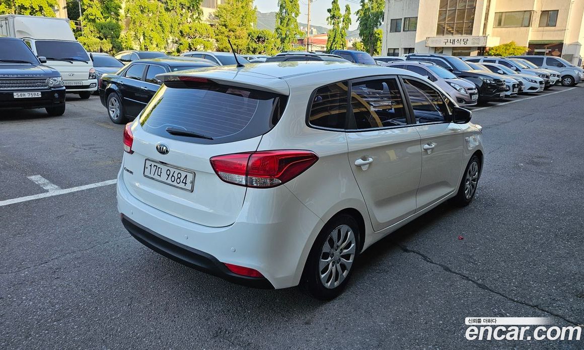 Kia Carens 3rd Gen фото 5