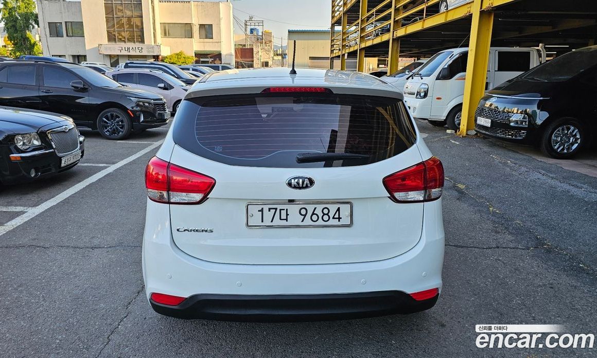 Kia Carens 3rd Gen фото 6