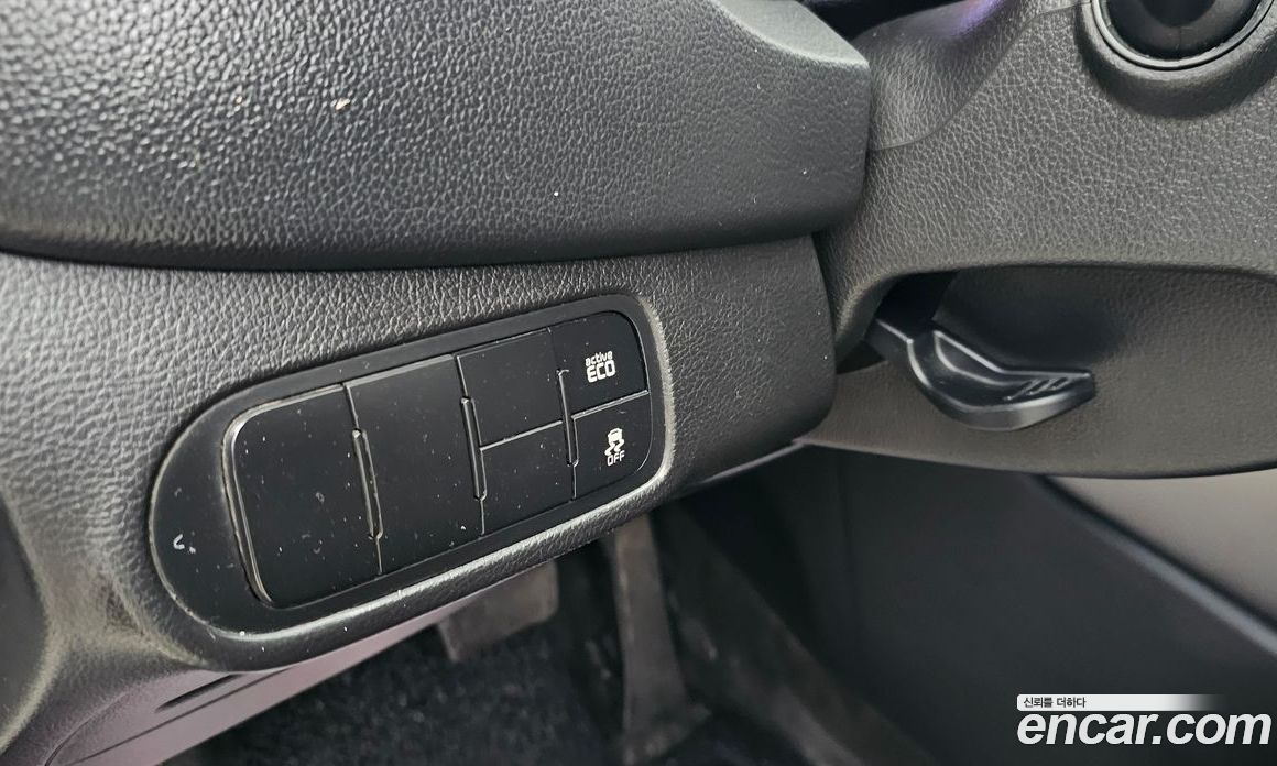 Kia Carens 3rd Gen фото 10
