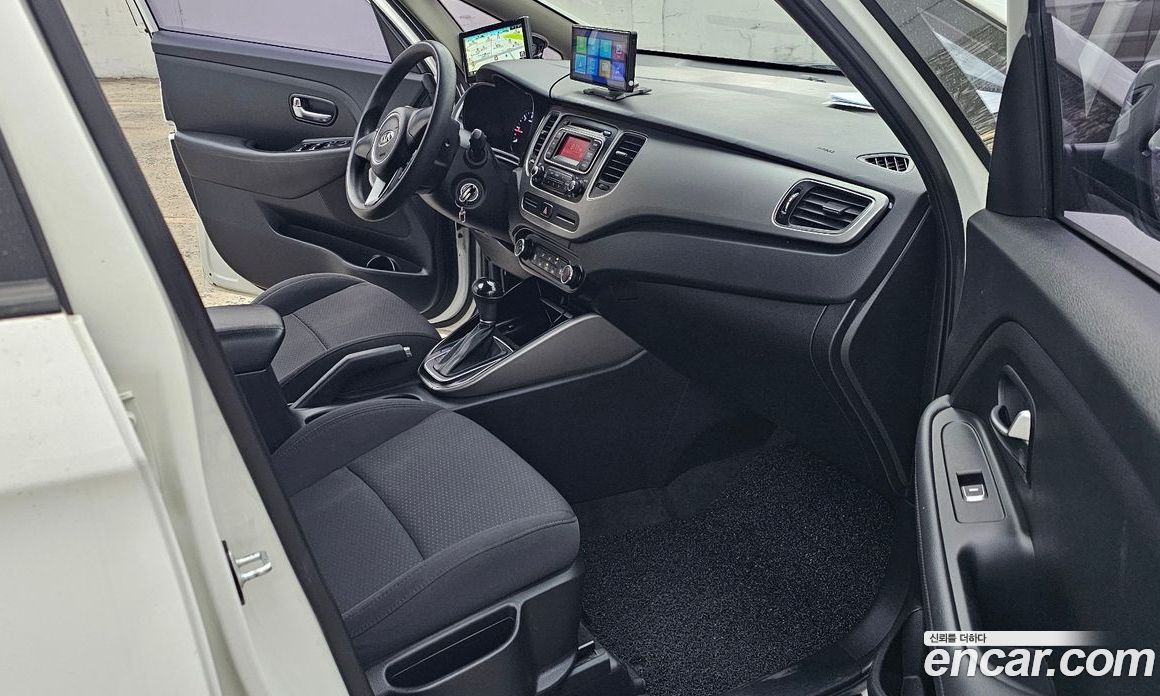 Kia Carens 3rd Gen фото 12