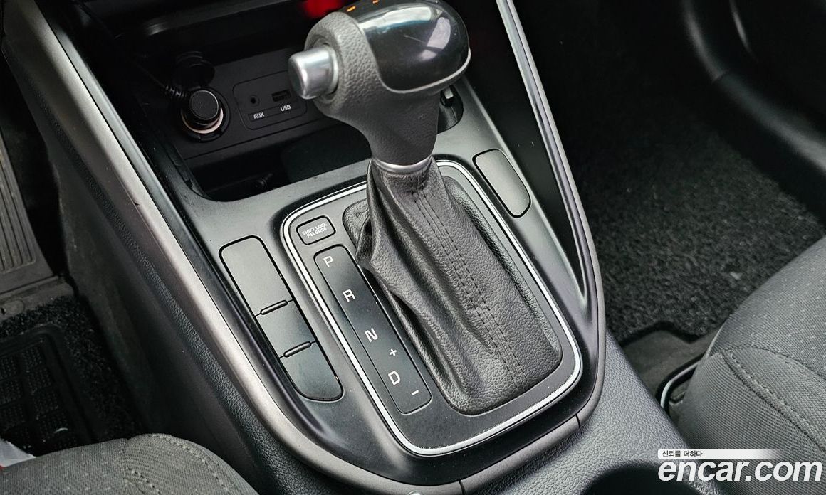 Kia Carens 3rd Gen фото 16