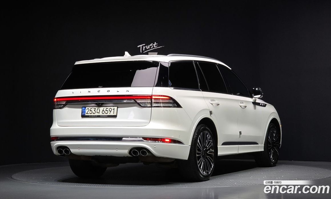 Lincoln Aviator 2nd Gen фото 2