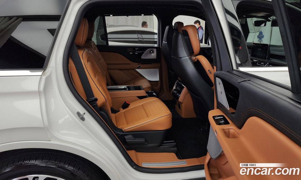 Lincoln Aviator 2nd Gen фото 12