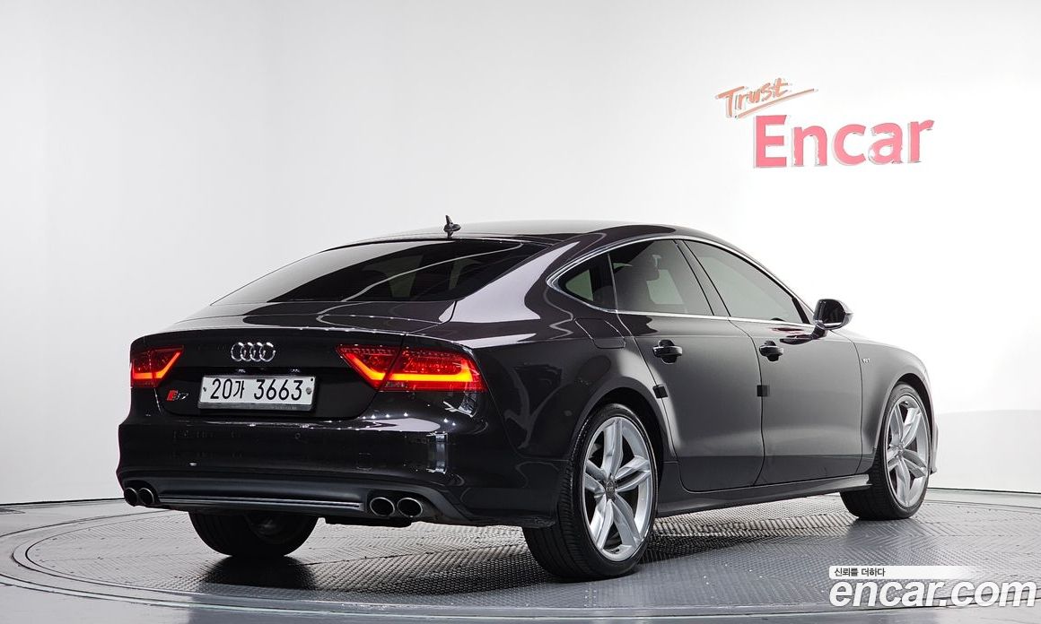 Audi S7 фото 2
