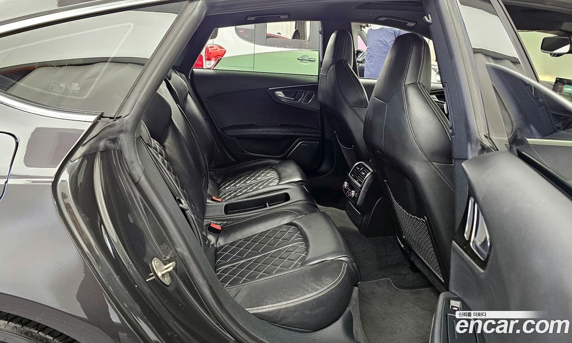 Audi S7 фото 12