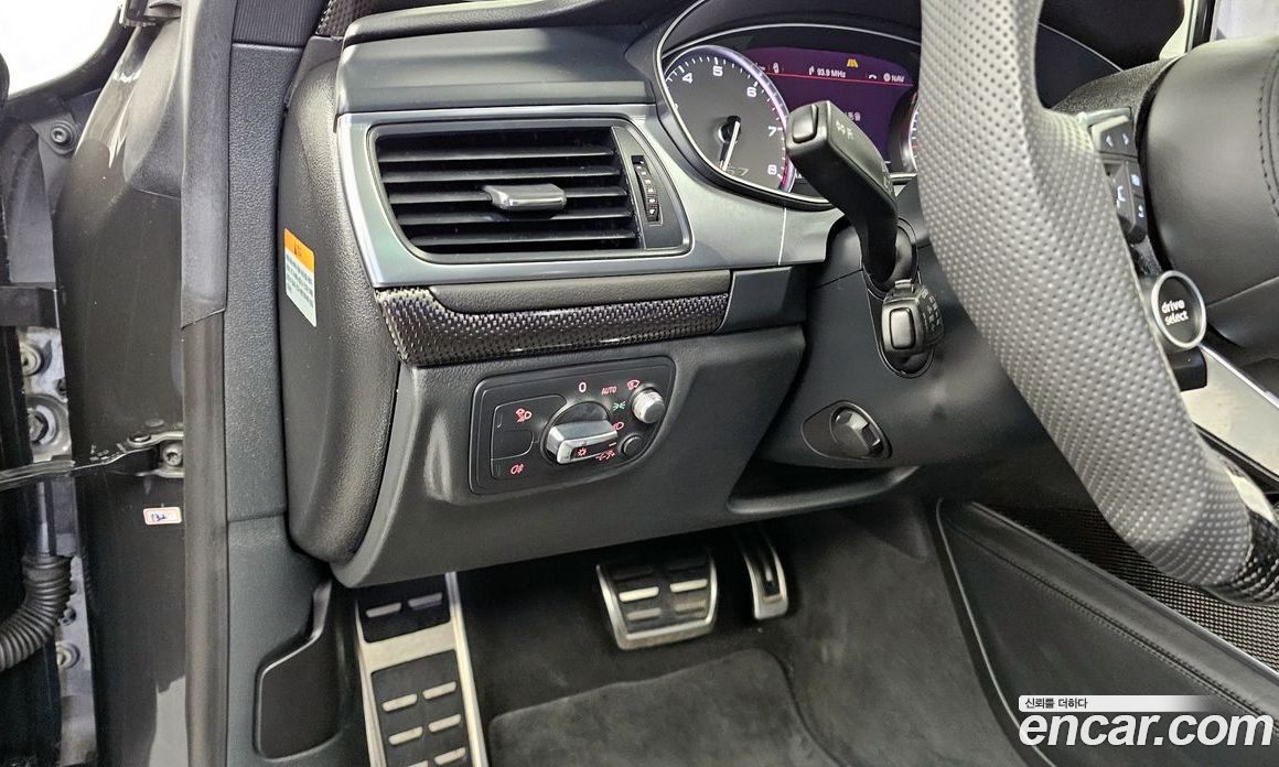 Audi S7 фото 16