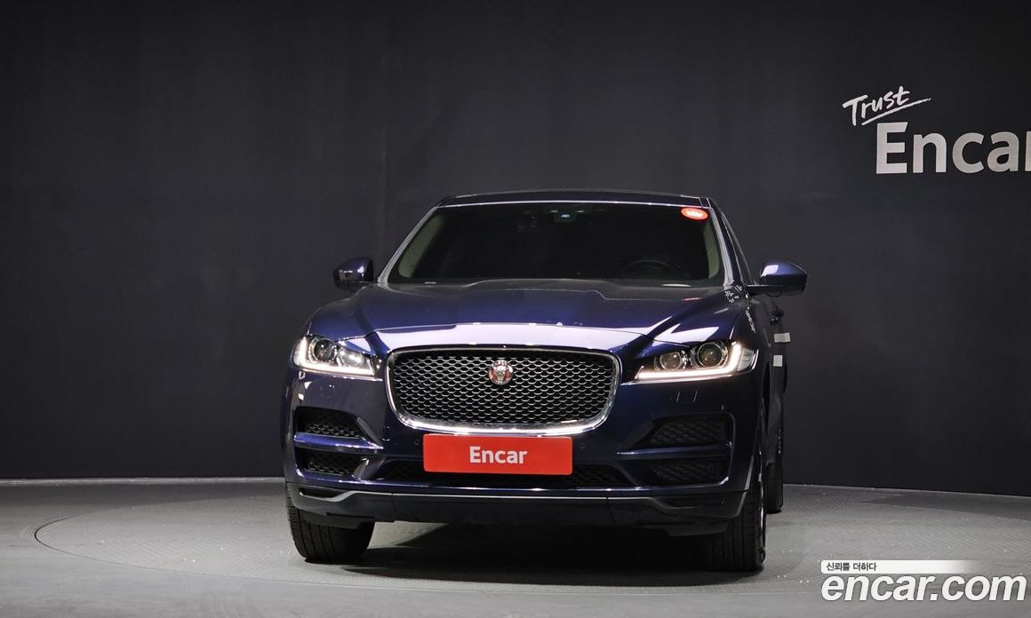 Jaguar F-PACE фото 3