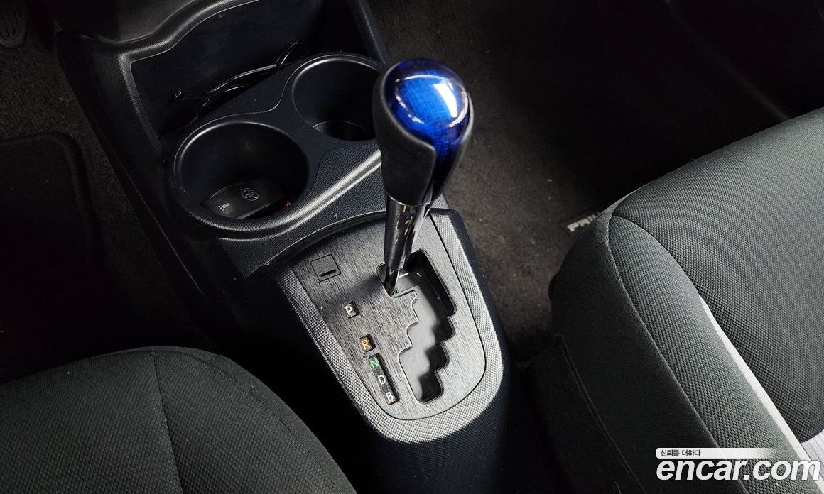 Toyota Prius C фото 9