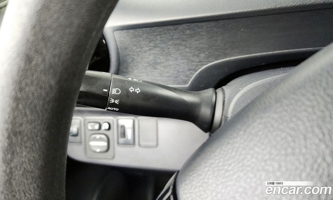 Toyota Prius C фото 19