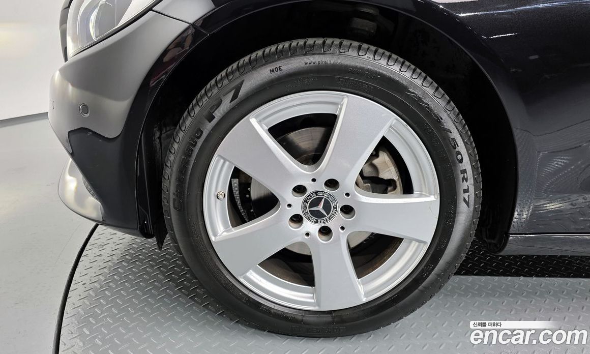 Mercedes-Benz C-Class W205 фото 5
