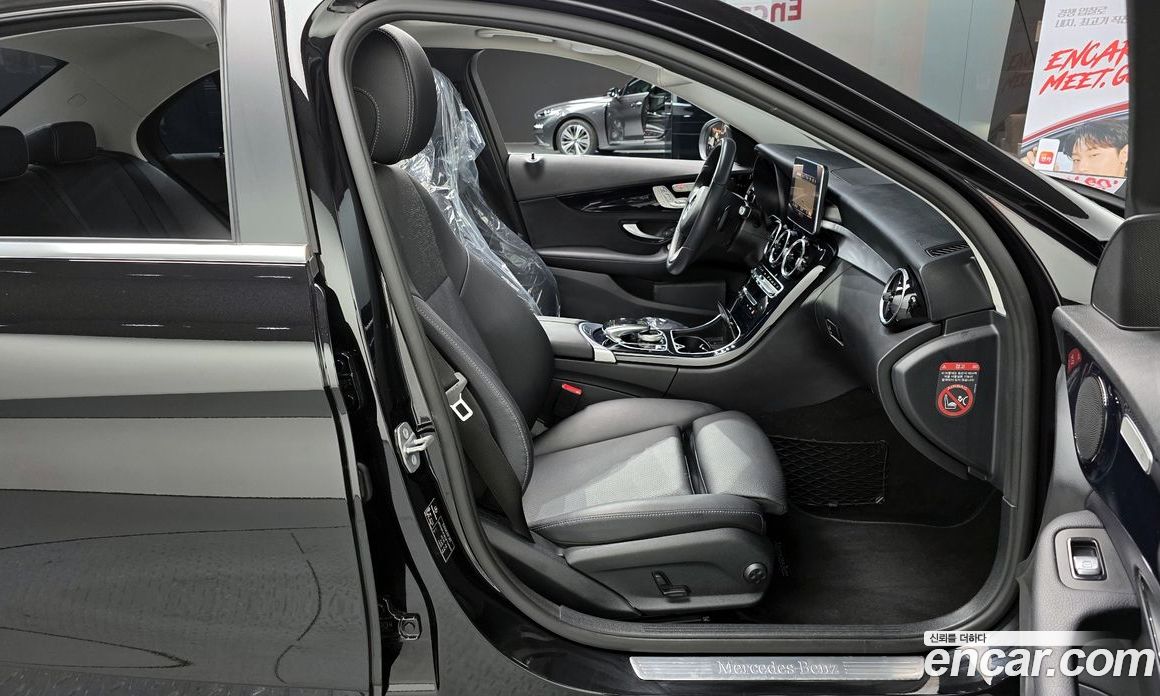 Mercedes-Benz C-Class W205 фото 10