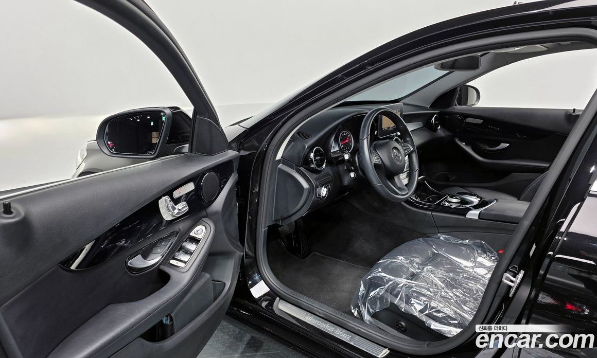 Mercedes-Benz C-Class W205 фото 11