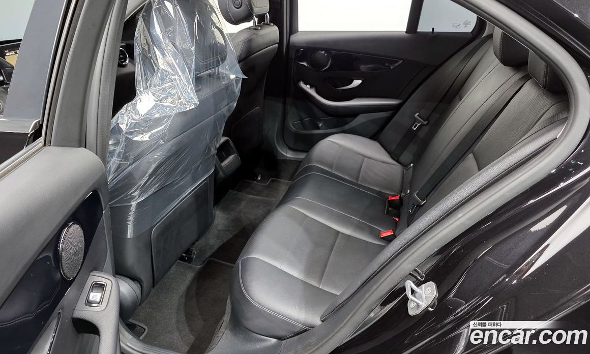 Mercedes-Benz C-Class W205 фото 12
