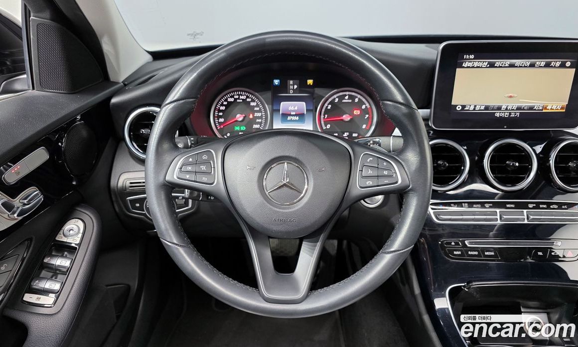 Mercedes-Benz C-Class W205 фото 13