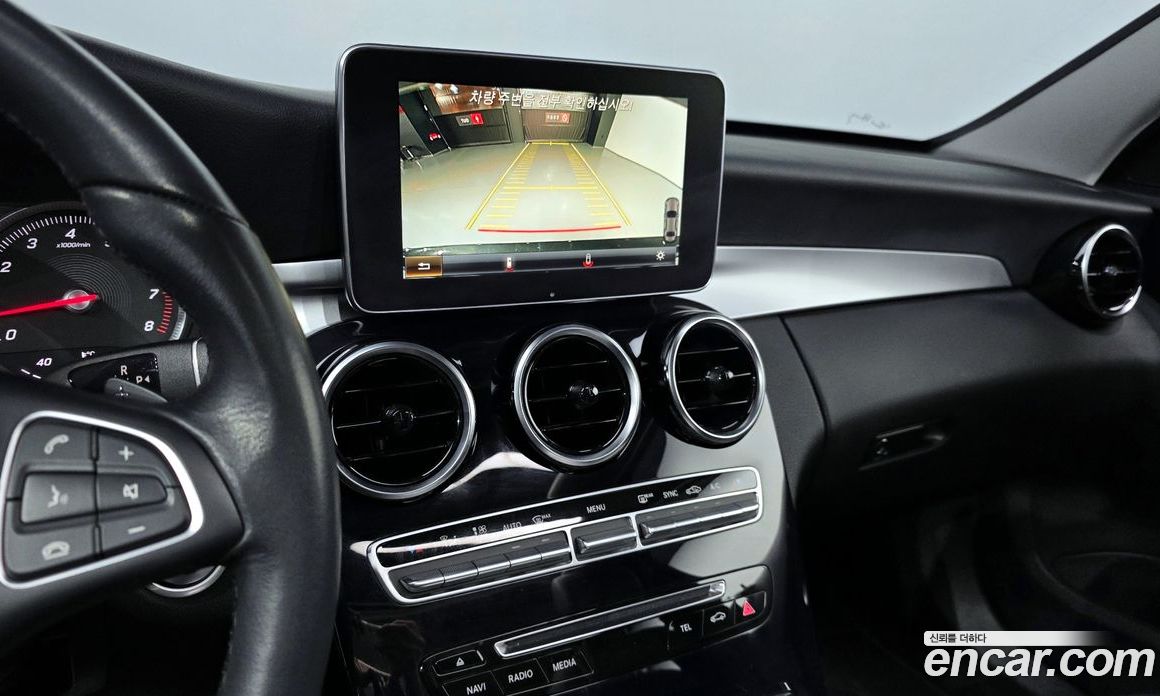 Mercedes-Benz C-Class W205 фото 15