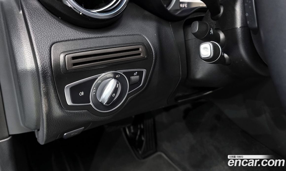 Mercedes-Benz C-Class W205 фото 16